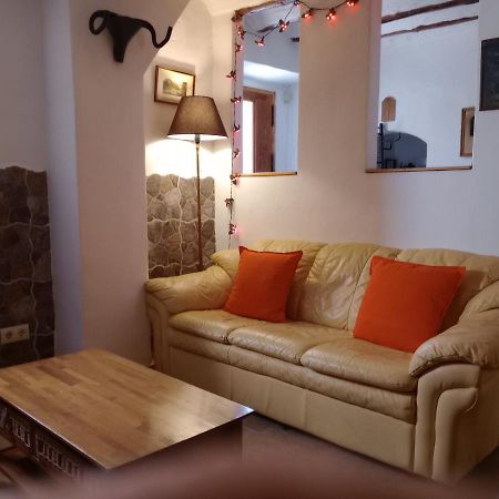 Casa En La Plaza, Hinojares - Ideal For Exploring The Area Eksteriør billede